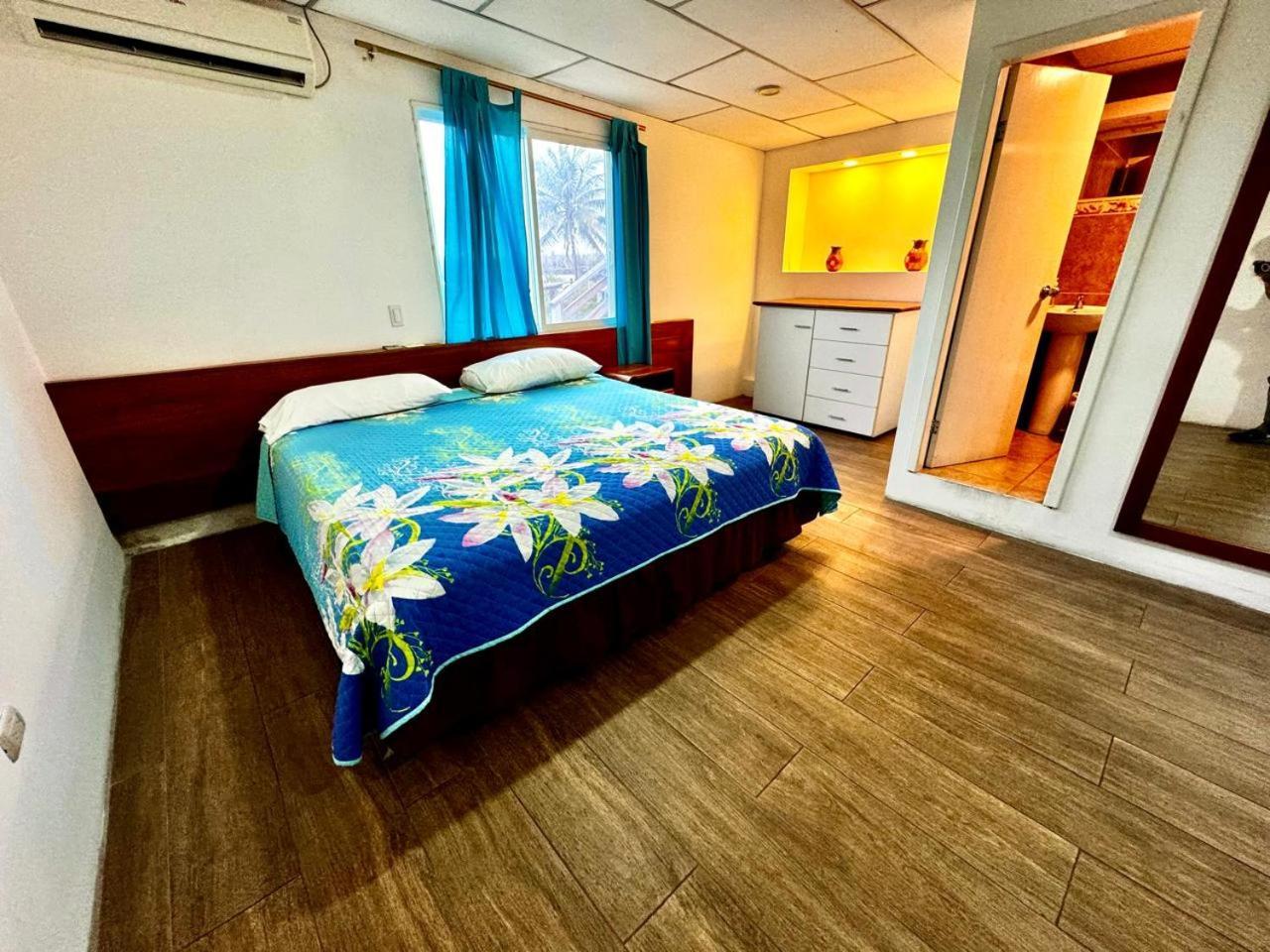Hostal Muyuyo Puerto Ayora  Exteriör bild