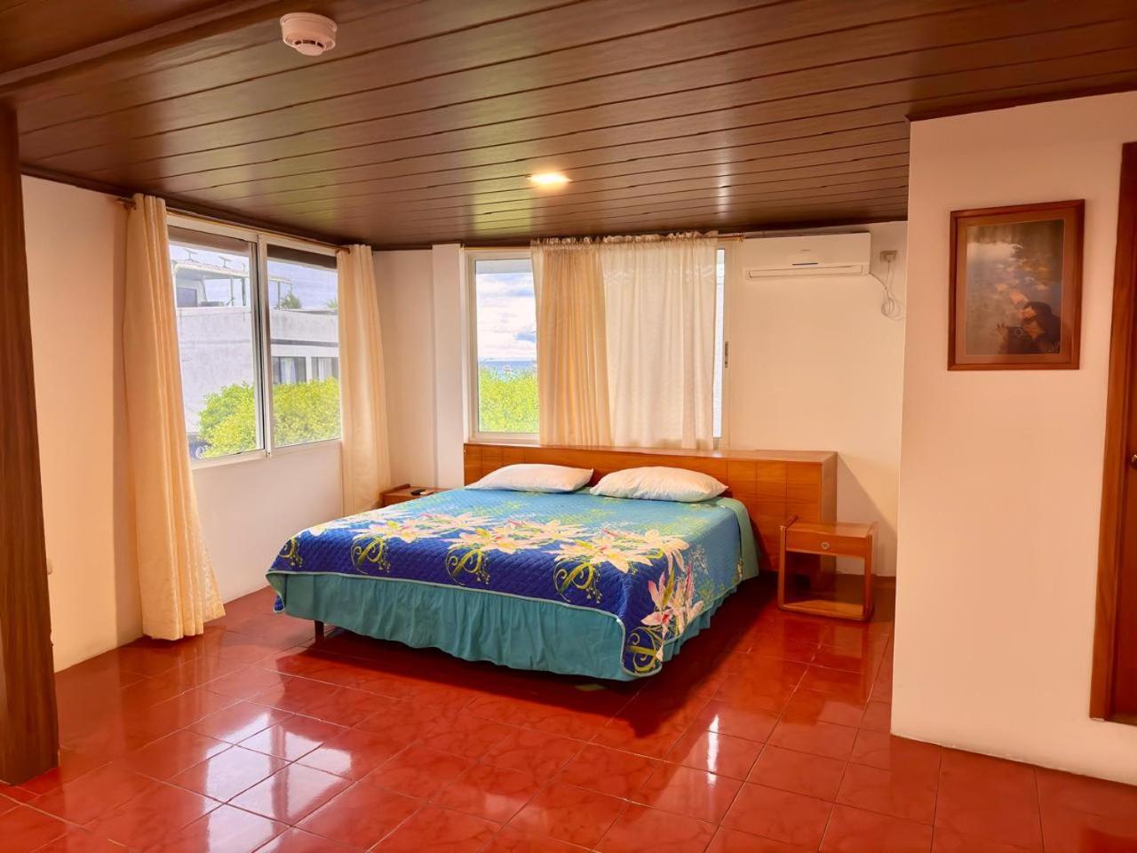 Hostal Muyuyo Puerto Ayora  Exteriör bild